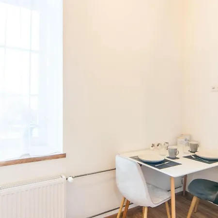 Cozy Studio With Industrial Design 公寓 塔尔图